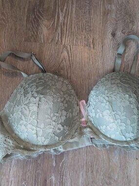 Victoria's Secret Dream Angels Push-Up Bra 36C
